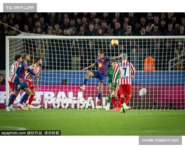 事件通讯:塞维利亚点球大战失利后,教练组与球员在更衣室内长达一小时的战术复盘 事件通讯:塞维利亚点球大战失利后,教练组与球员在更衣室内长达一小时的战术复盘